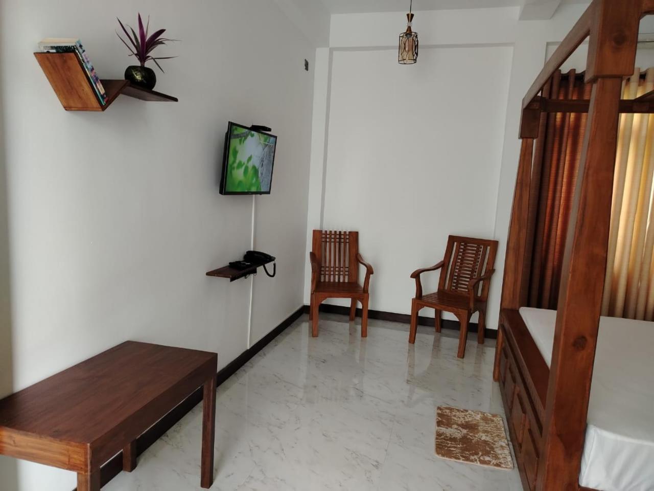 Diora Hotel Ratnapura Exterior foto