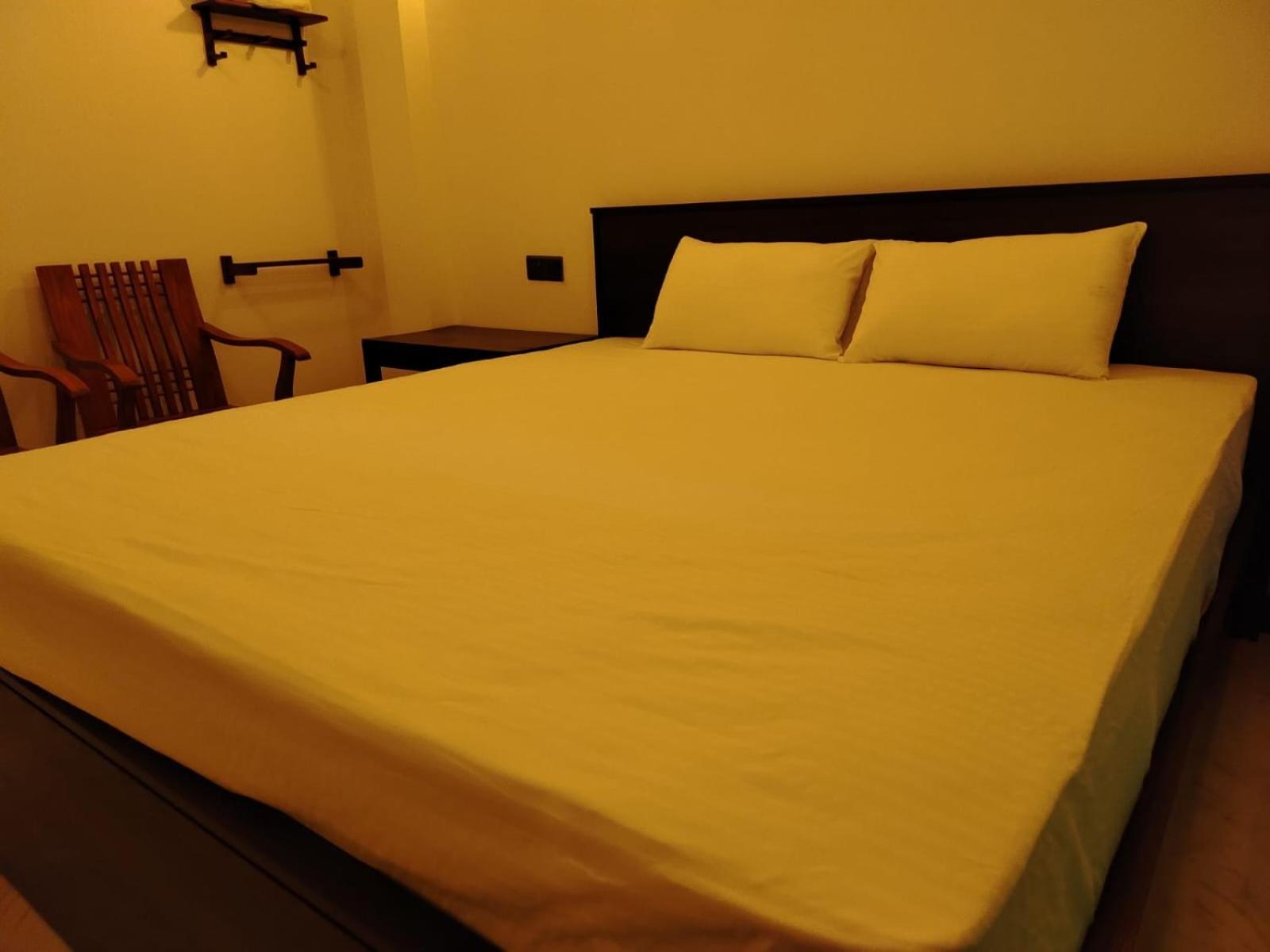 Diora Hotel Ratnapura Exterior foto