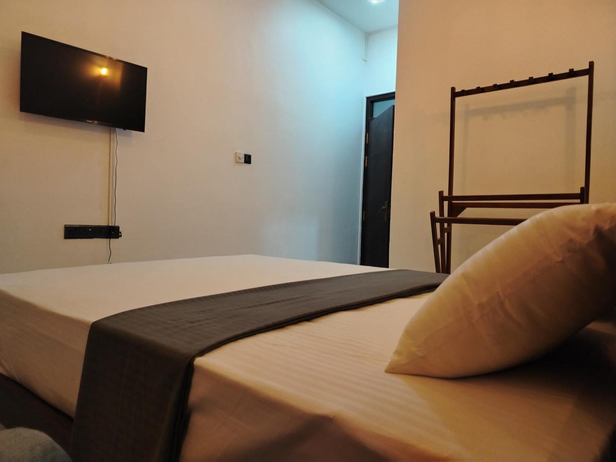 Diora Hotel Ratnapura Quarto foto