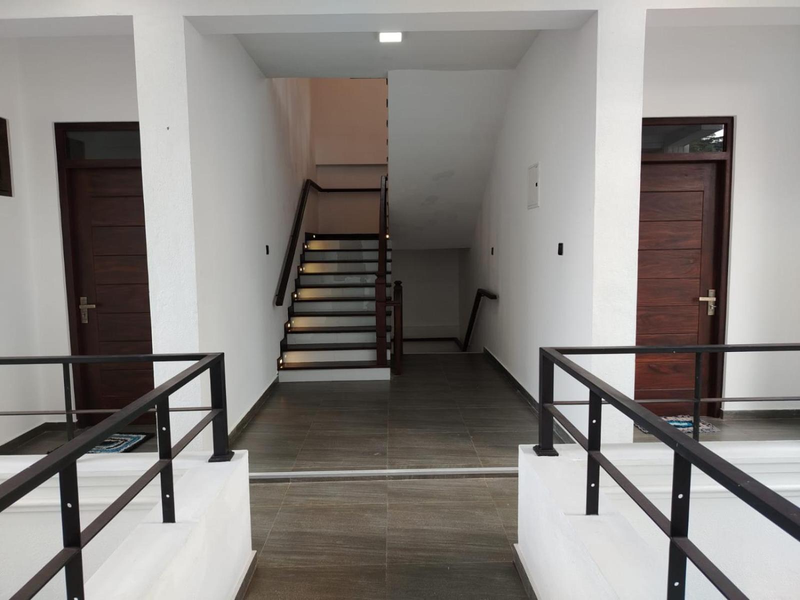 Diora Hotel Ratnapura Exterior foto